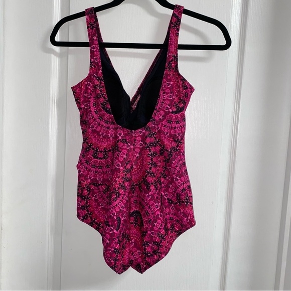 Miraclesuit One Piece Bathing suit - Picture 2 of 4